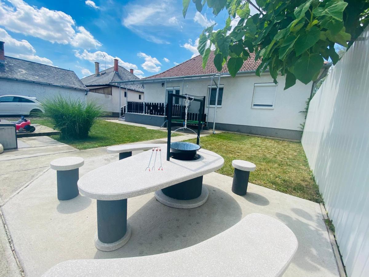 Pandora Pool Apartman Hajdúszoboszló Dış mekan fotoğraf